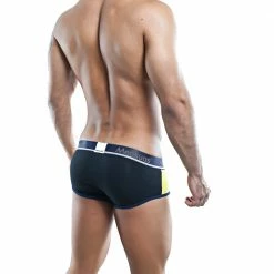 Mensuas MNH024 Brief